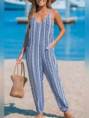Cupshe Blue and White Geo Print V-Neck Tapered Jumpsuit